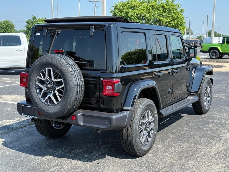 Jeep Wrangler Vehicle Full-screen Gallery Image 3