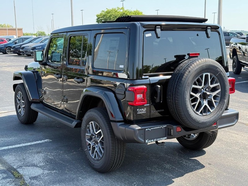 Jeep Wrangler Vehicle Full-screen Gallery Image 5