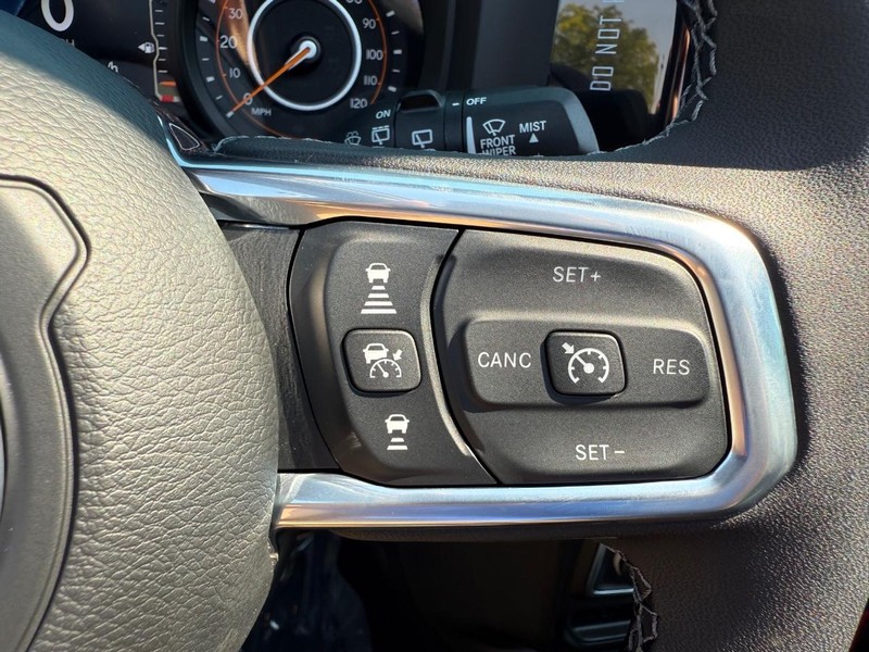 Jeep Wrangler Vehicle Full-screen Gallery Image 22