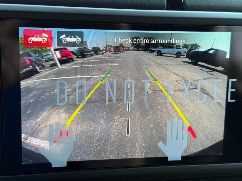 Jeep Wrangler Vehicle Full-screen Gallery Image 26