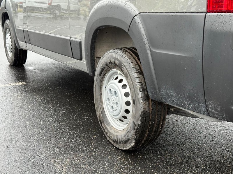 Ram ProMaster Cargo Van Vehicle Full-screen Gallery Image 6