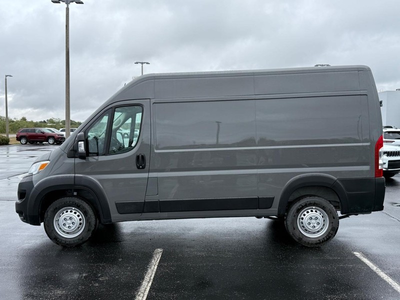 Ram ProMaster Cargo Van Vehicle Full-screen Gallery Image 8