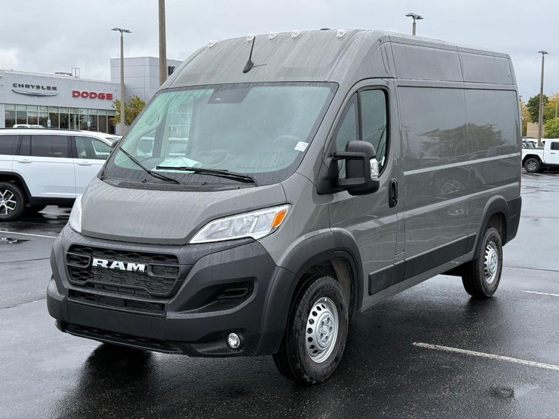 Ram ProMaster Cargo Van Vehicle Full-screen Gallery Image 9