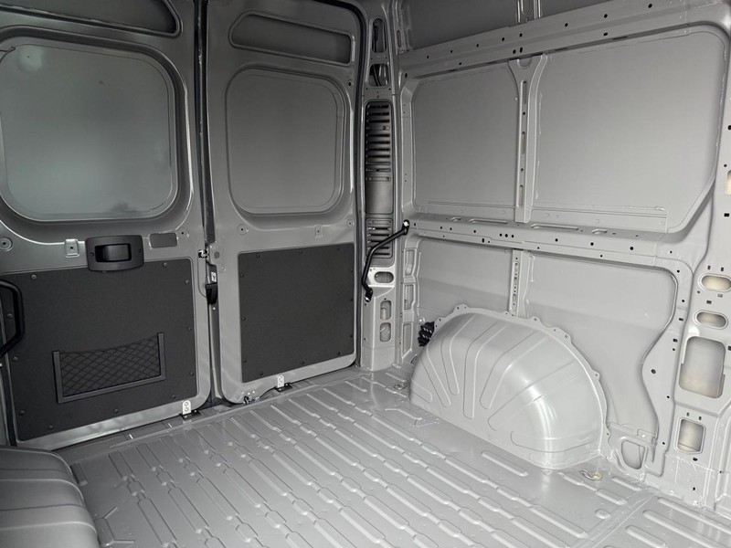 Ram ProMaster Cargo Van Vehicle Full-screen Gallery Image 12