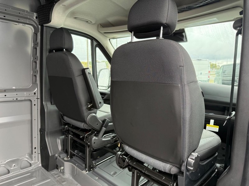 Ram ProMaster Cargo Van Vehicle Full-screen Gallery Image 13