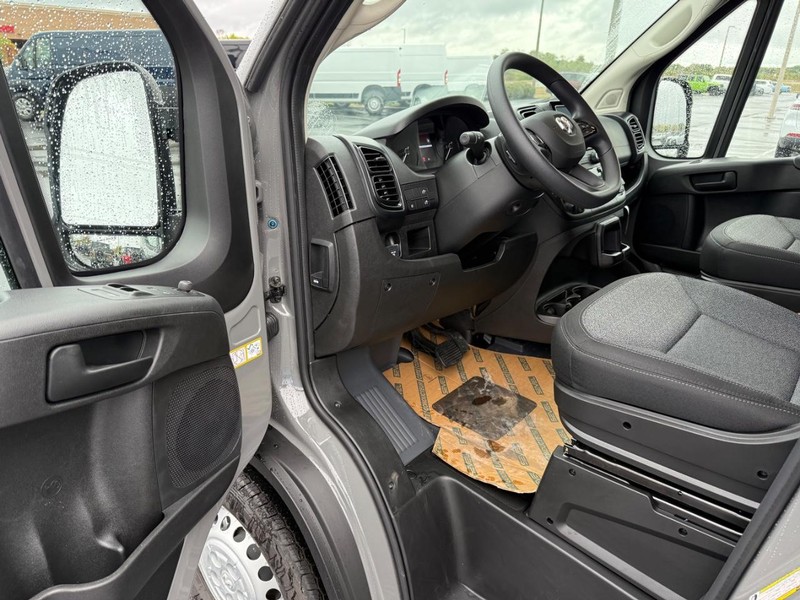 Ram ProMaster Cargo Van Vehicle Full-screen Gallery Image 18