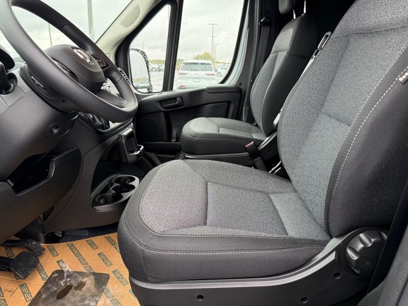 Ram ProMaster Cargo Van Vehicle Full-screen Gallery Image 19