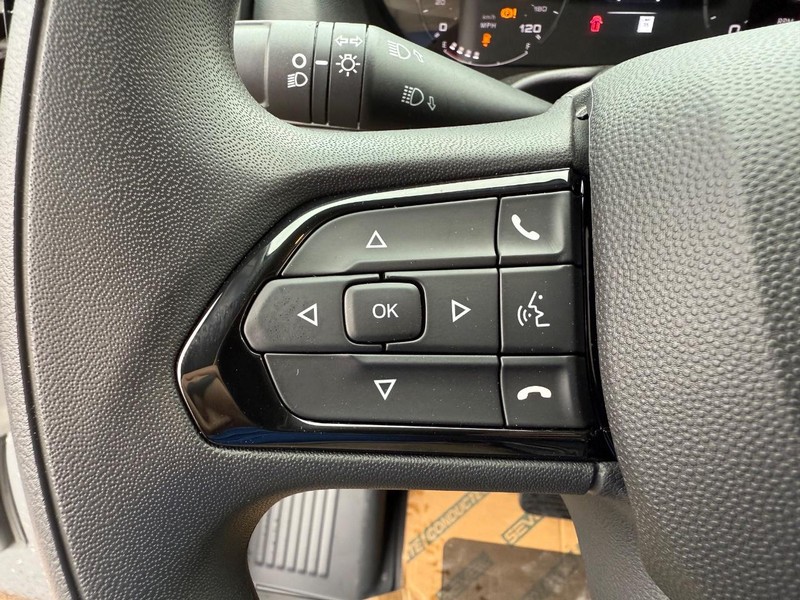 Ram ProMaster Cargo Van Vehicle Full-screen Gallery Image 21