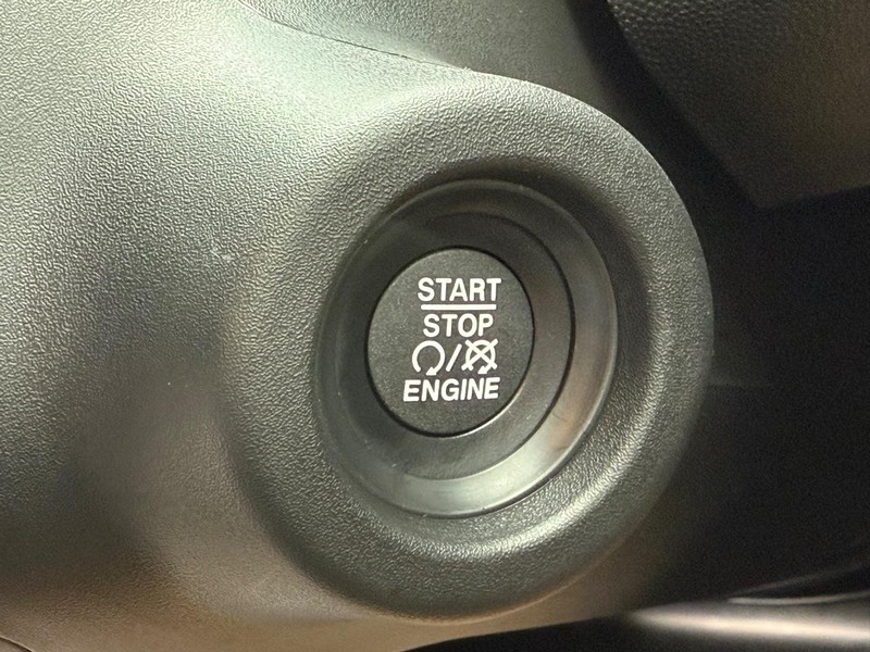 Ram ProMaster Cargo Van Vehicle Full-screen Gallery Image 23