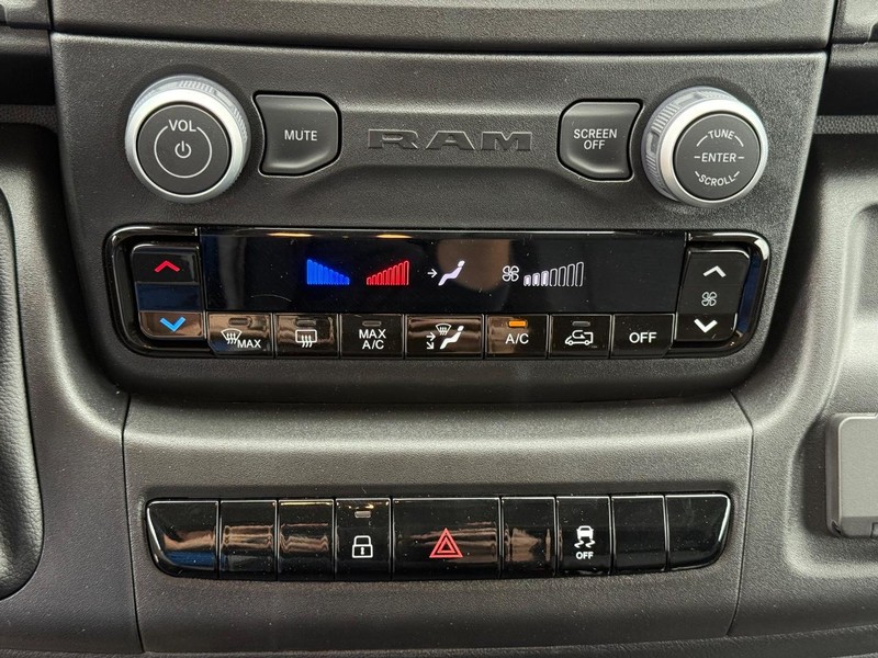 Ram ProMaster Cargo Van Vehicle Full-screen Gallery Image 26