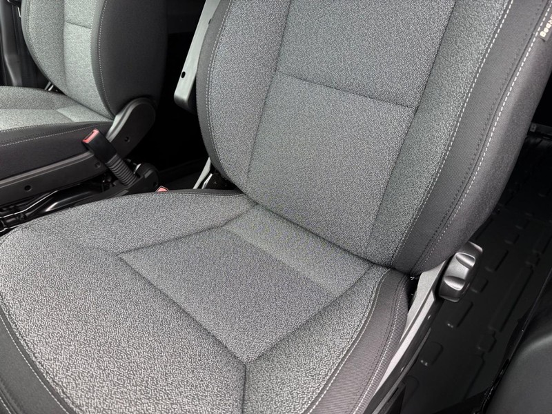 Ram ProMaster Cargo Van Vehicle Full-screen Gallery Image 30