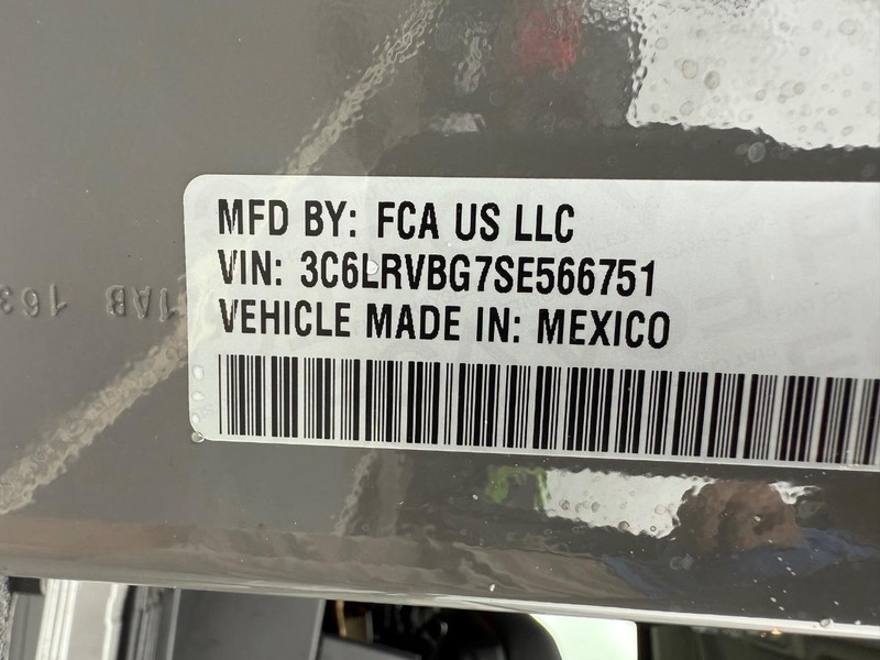 Ram ProMaster Cargo Van Vehicle Full-screen Gallery Image 31