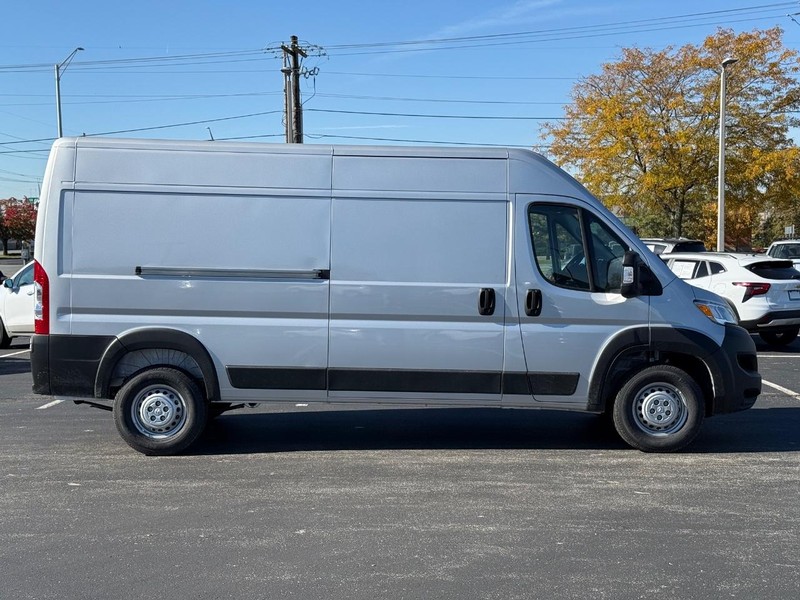 Ram ProMaster Cargo Van Vehicle Full-screen Gallery Image 2