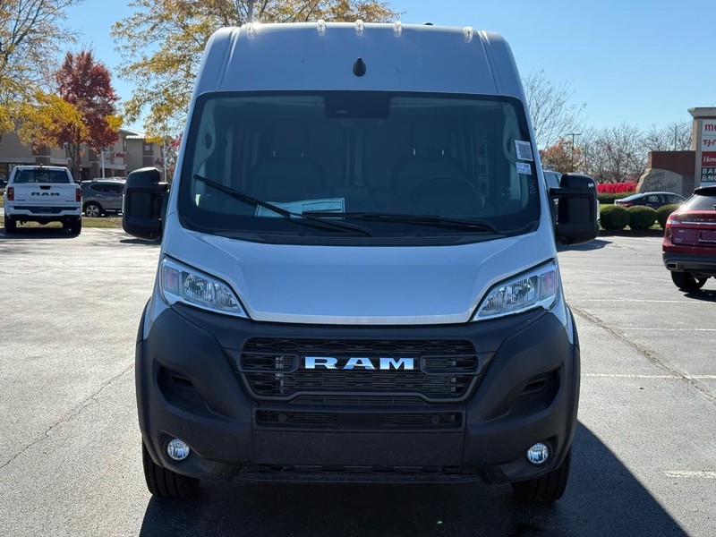 Ram ProMaster Cargo Van Vehicle Full-screen Gallery Image 9