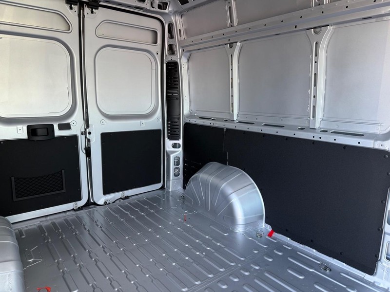 Ram ProMaster Cargo Van Vehicle Full-screen Gallery Image 12