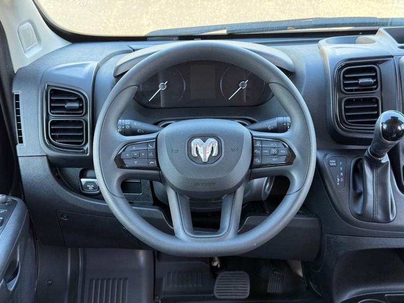 Ram ProMaster Cargo Van Vehicle Full-screen Gallery Image 14