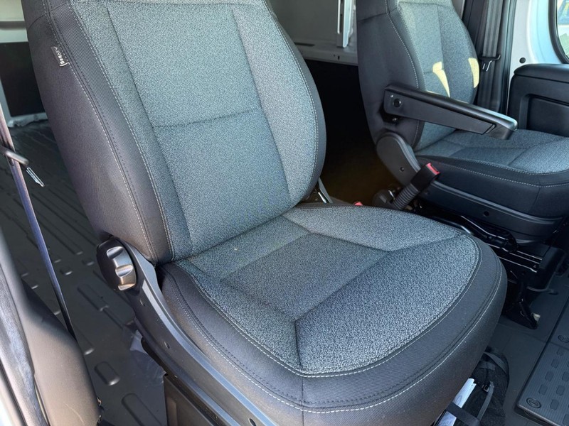 Ram ProMaster Cargo Van Vehicle Full-screen Gallery Image 16