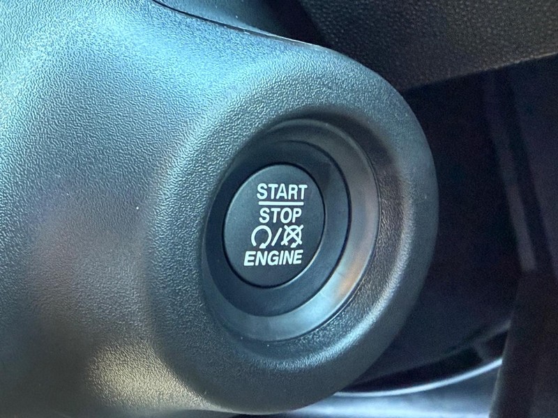 Ram ProMaster Cargo Van Vehicle Full-screen Gallery Image 22