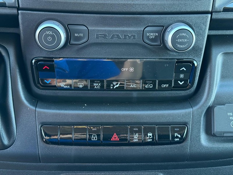 Ram ProMaster Cargo Van Vehicle Full-screen Gallery Image 25