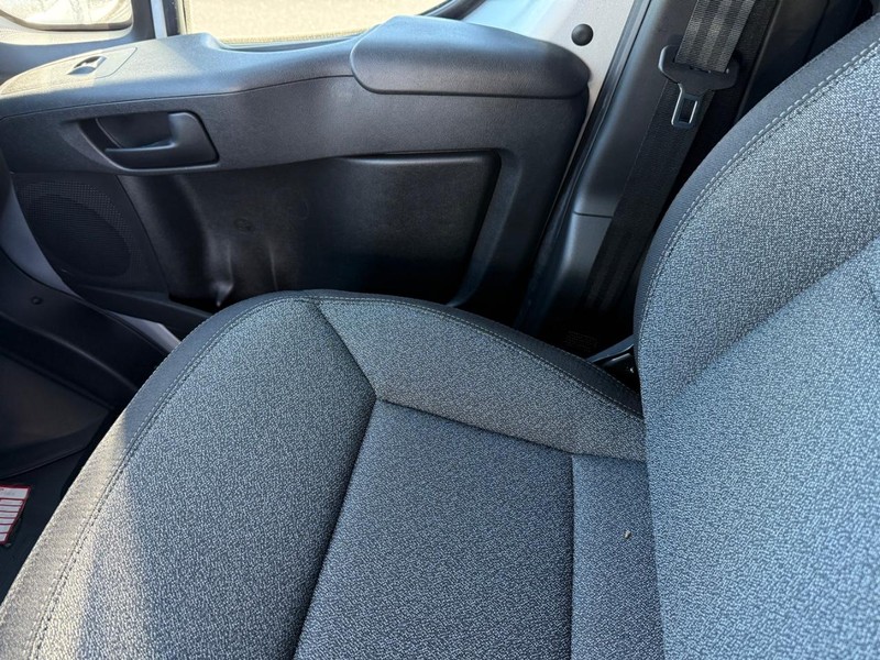 Ram ProMaster Cargo Van Vehicle Full-screen Gallery Image 27