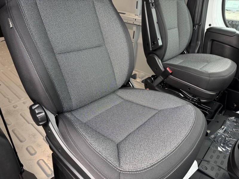 Ram ProMaster Cargo Van Vehicle Full-screen Gallery Image 17