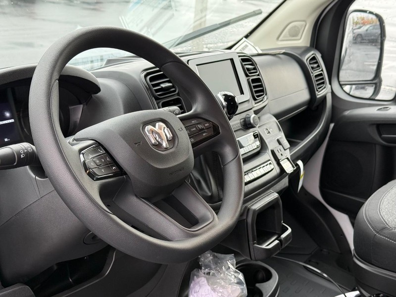 Ram ProMaster Cargo Van Vehicle Full-screen Gallery Image 20