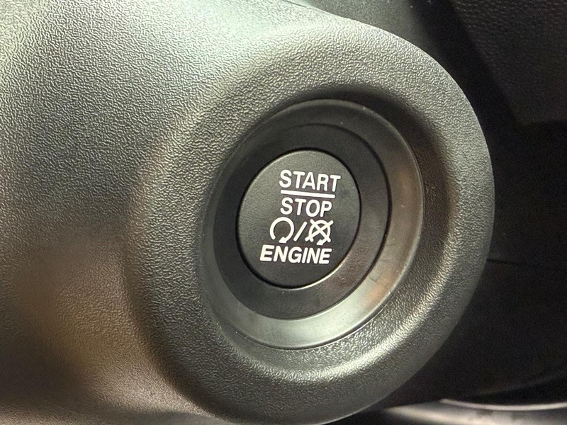 Ram ProMaster Cargo Van Vehicle Full-screen Gallery Image 23