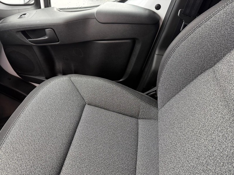 Ram ProMaster Cargo Van Vehicle Full-screen Gallery Image 28