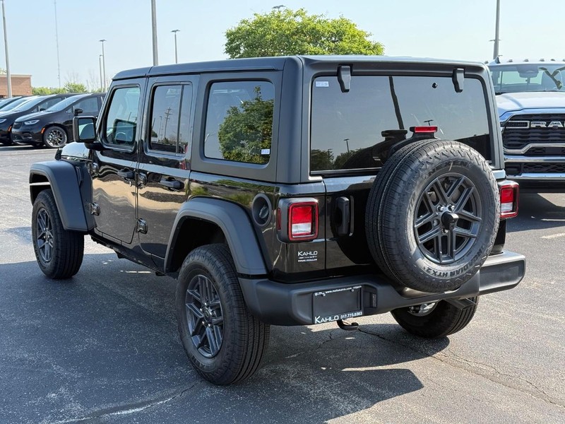 Jeep Wrangler Vehicle Full-screen Gallery Image 5
