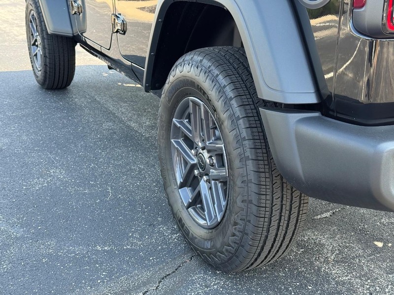 Jeep Wrangler Vehicle Full-screen Gallery Image 6