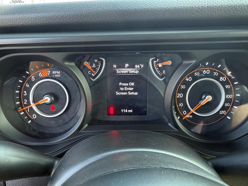 Jeep Wrangler Vehicle Full-screen Gallery Image 28