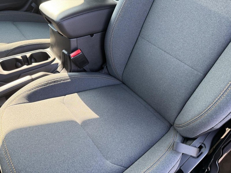 Jeep Wrangler Vehicle Full-screen Gallery Image 30