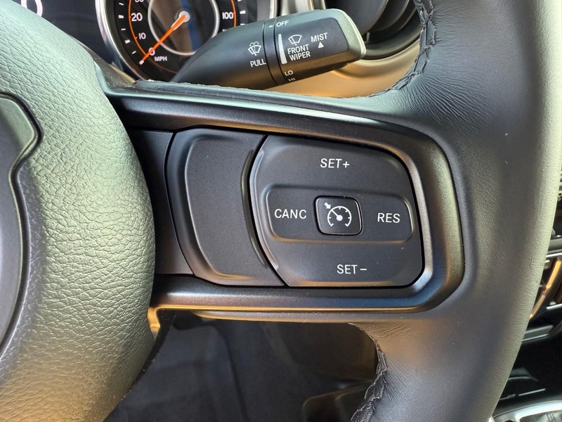 Jeep Gladiator Vehicle Full-screen Gallery Image 21