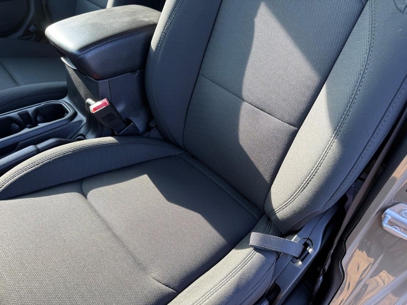 Jeep Gladiator Vehicle Full-screen Gallery Image 31