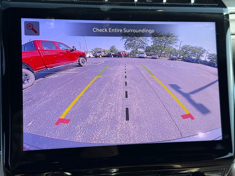 Jeep Grand Cherokee Vehicle Full-screen Gallery Image 26