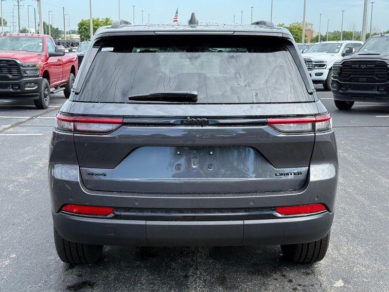 Jeep Grand Cherokee Vehicle Full-screen Gallery Image 4