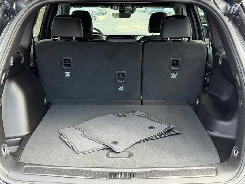 Jeep Grand Cherokee Vehicle Full-screen Gallery Image 7