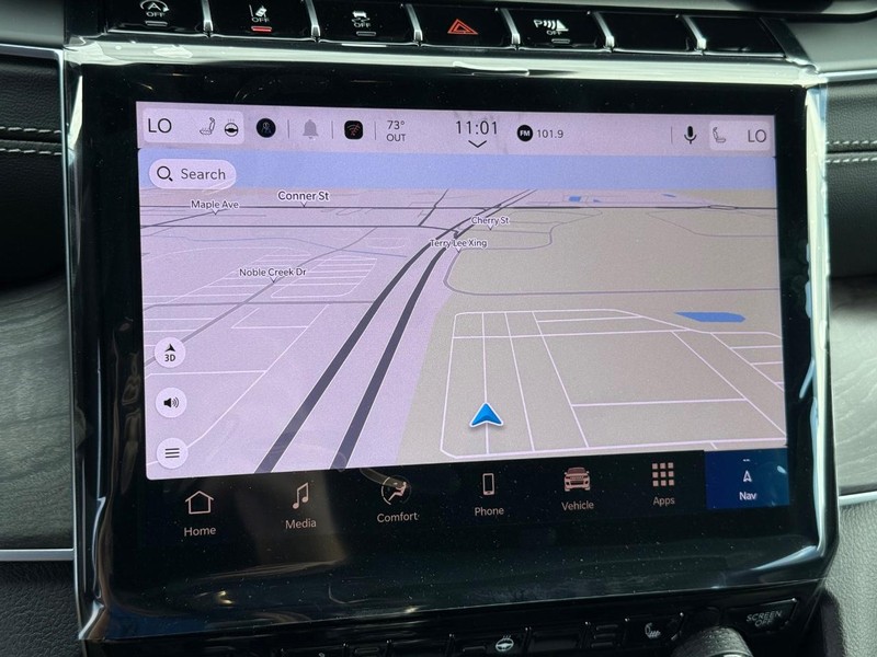 Jeep Grand Cherokee Vehicle Full-screen Gallery Image 25