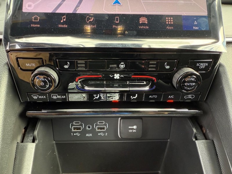 Jeep Grand Cherokee Vehicle Full-screen Gallery Image 27