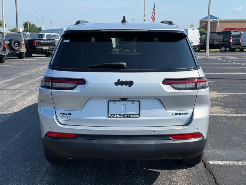 Jeep Grand Cherokee L Vehicle Full-screen Gallery Image 4