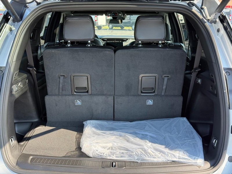 Jeep Grand Cherokee L Vehicle Full-screen Gallery Image 7