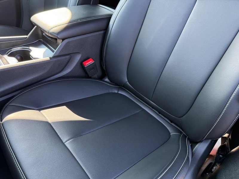 Jeep Grand Cherokee L Vehicle Full-screen Gallery Image 34