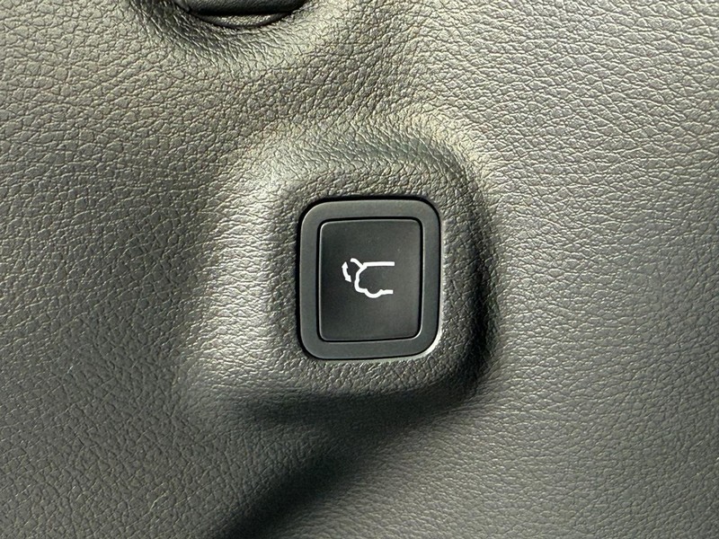 Jeep Compass Vehicle Full-screen Gallery Image 8