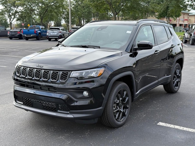 Jeep Compass Vehicle Full-screen Gallery Image 10
