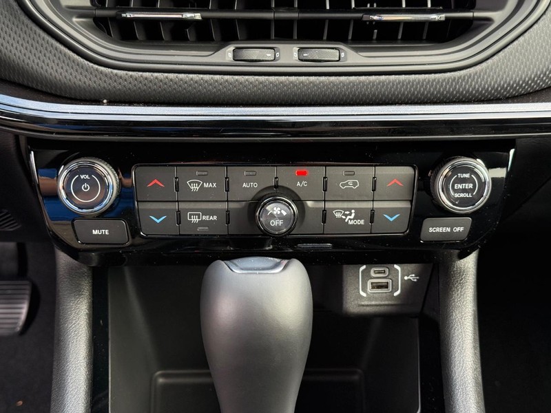 Jeep Compass Vehicle Full-screen Gallery Image 25