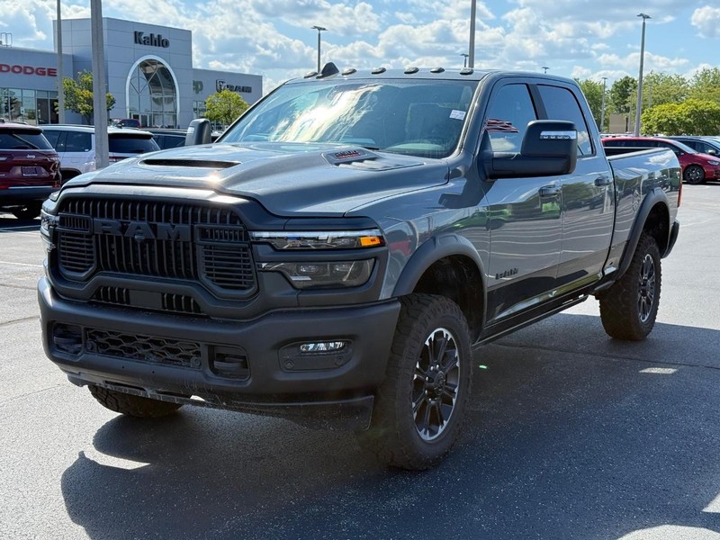 Ram 2500 Vehicle Full-screen Gallery Image 8