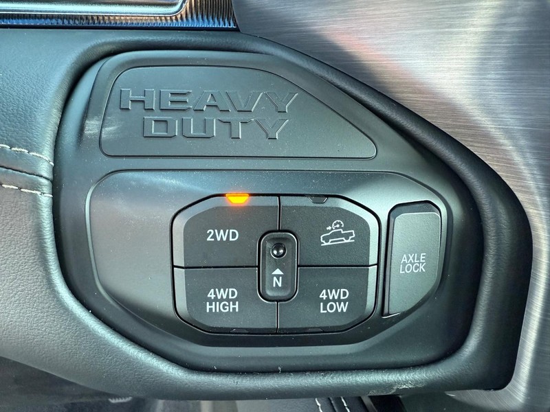 Ram 2500 Vehicle Full-screen Gallery Image 22