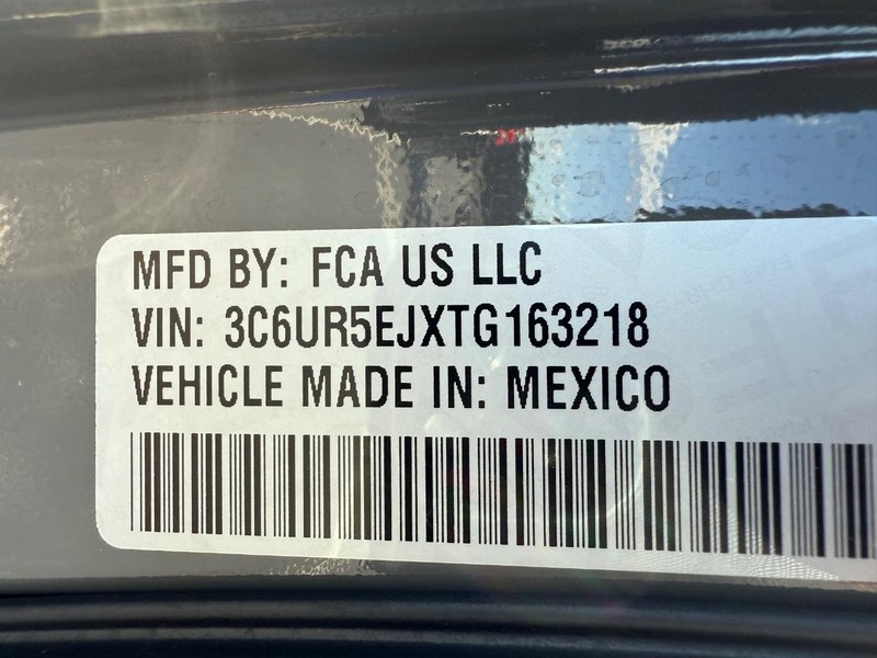 Ram 2500 Vehicle Full-screen Gallery Image 31