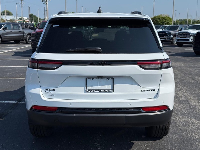 Jeep Grand Cherokee Vehicle Full-screen Gallery Image 4