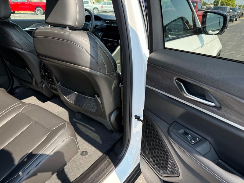 Jeep Grand Cherokee Vehicle Full-screen Gallery Image 12